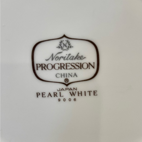 Set of 2 Noritake Progression China Pearl white (9002) plates 6.25” - Picture 4 of 6
